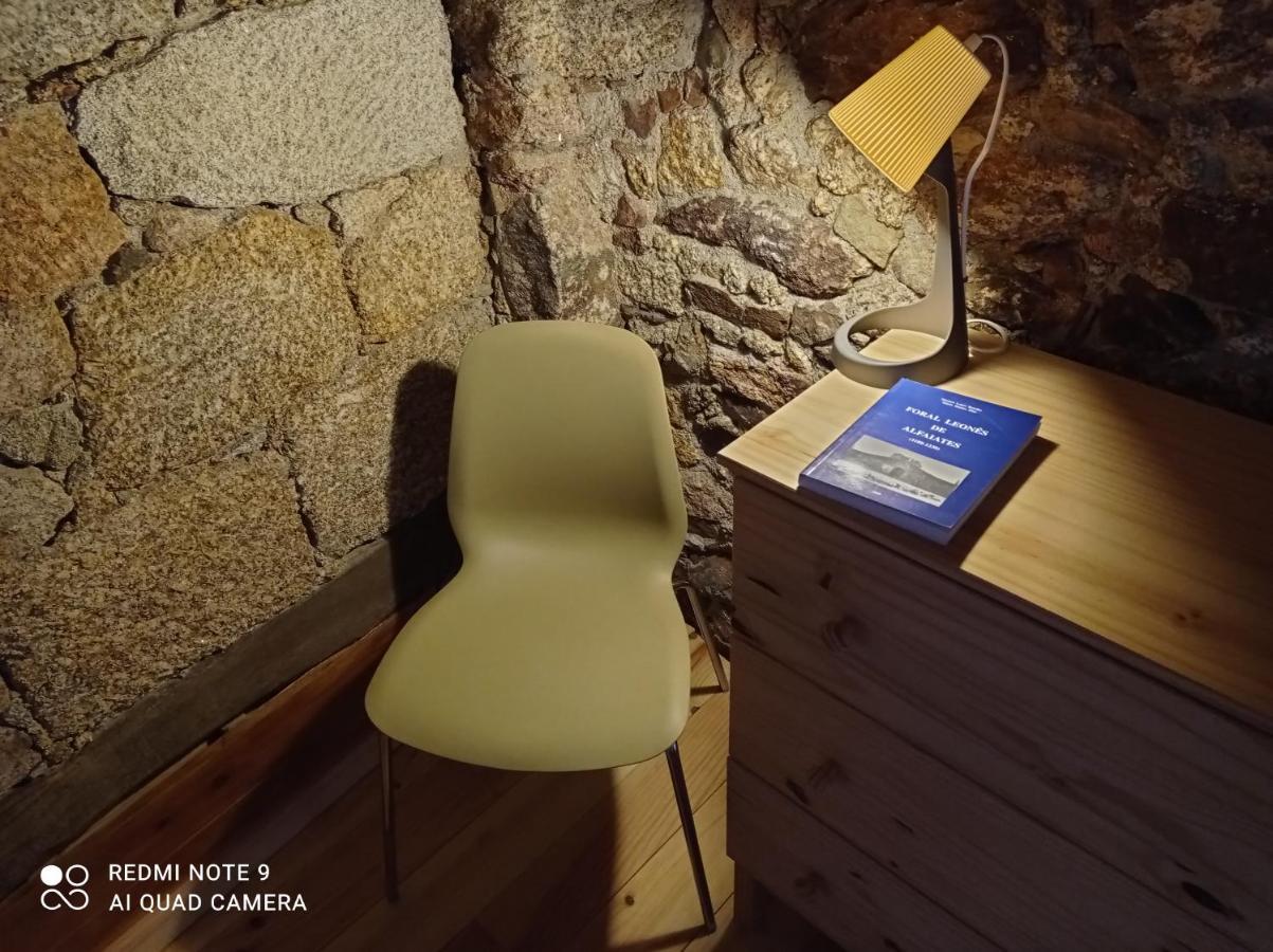 Casas Do Torreao 3 Casas De Alojamento Local Alfaiates Екстериор снимка
